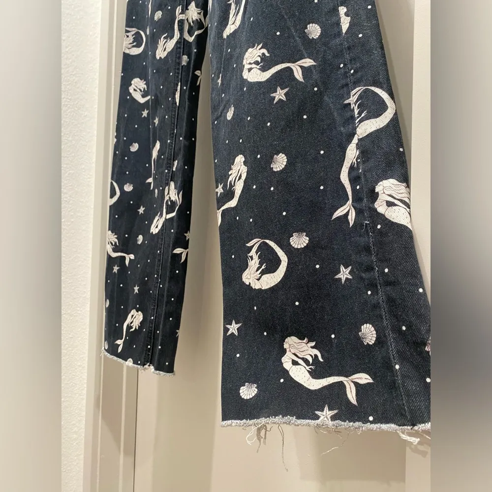 Black & White Mermaid Print Full-Length In Off The Seas Denim Jeans - 2 - Image 5