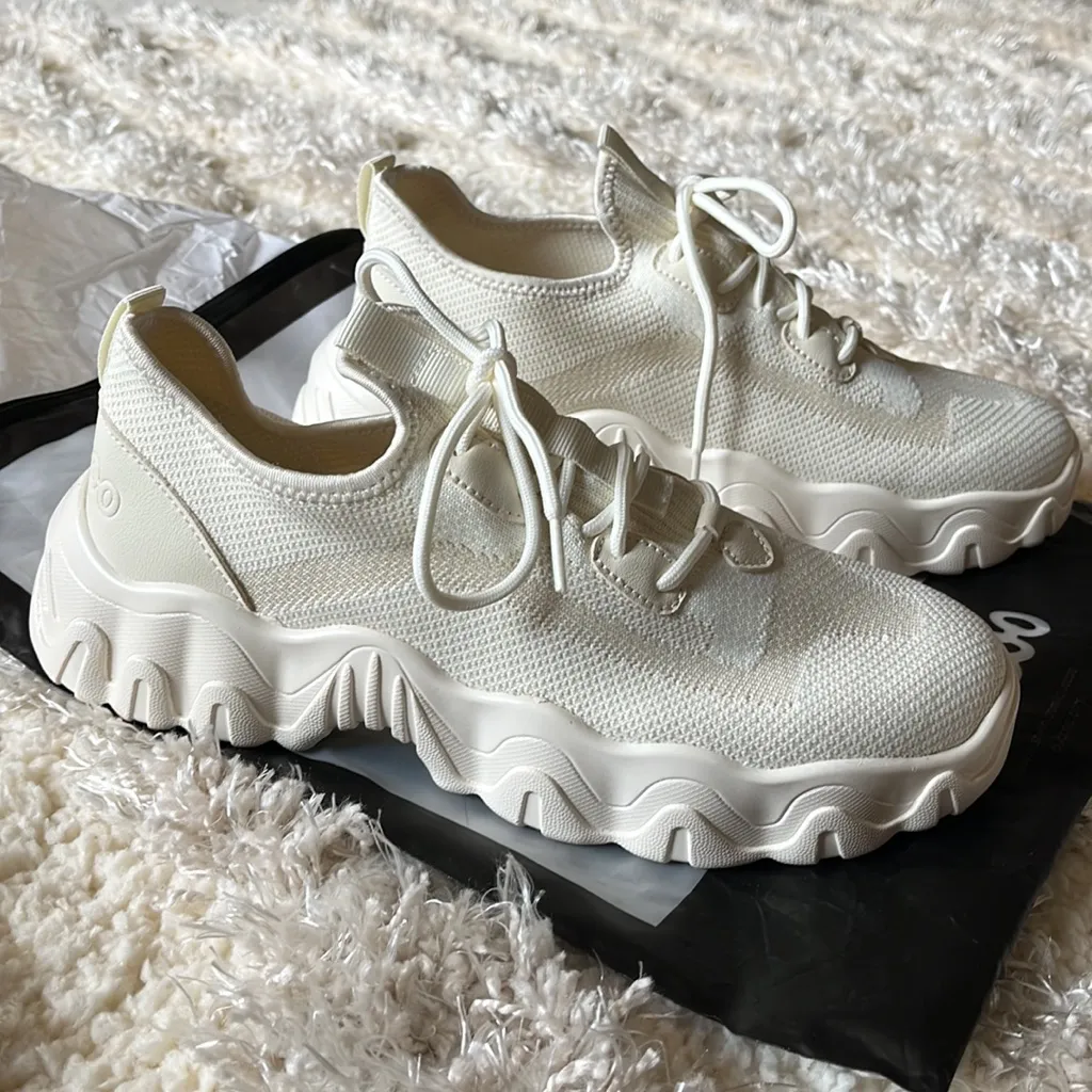 SHEIN Cuccoo cream color sneakers size 41/10 - Image 3