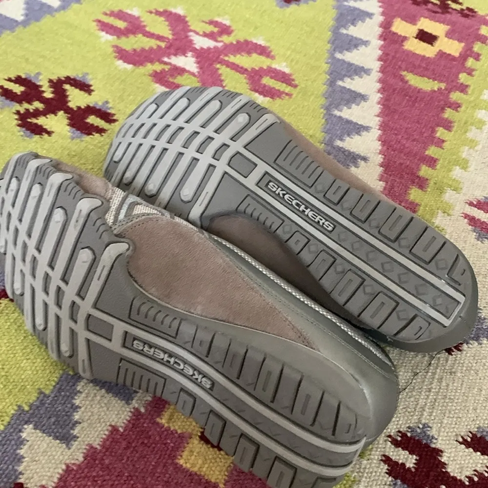 Sketchers Biker’s Lite Slip On Comfort Sneakers (Sz 9) Silver Suede - Image 6