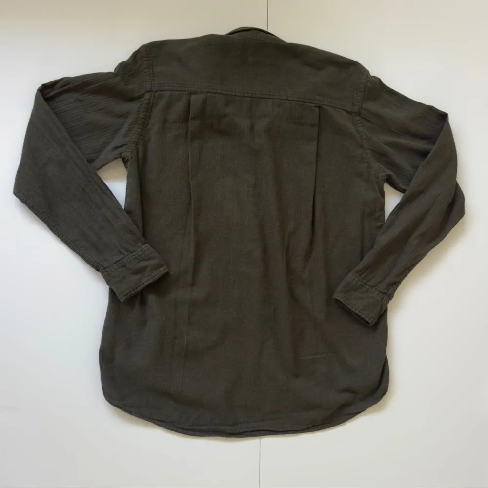 UNIQLO Olive Green Woman’s Shirt 🌴 - Image 6