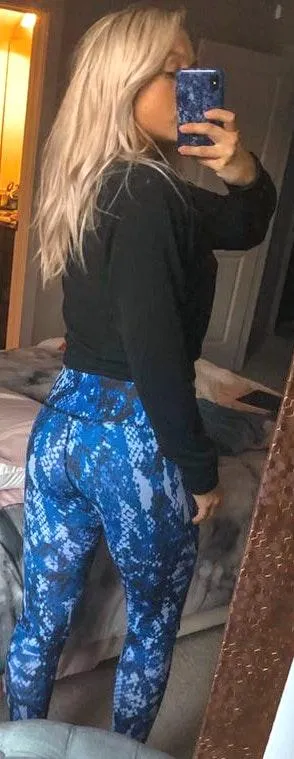 Cobalt Blue Snakeskin Leggings - Image 4