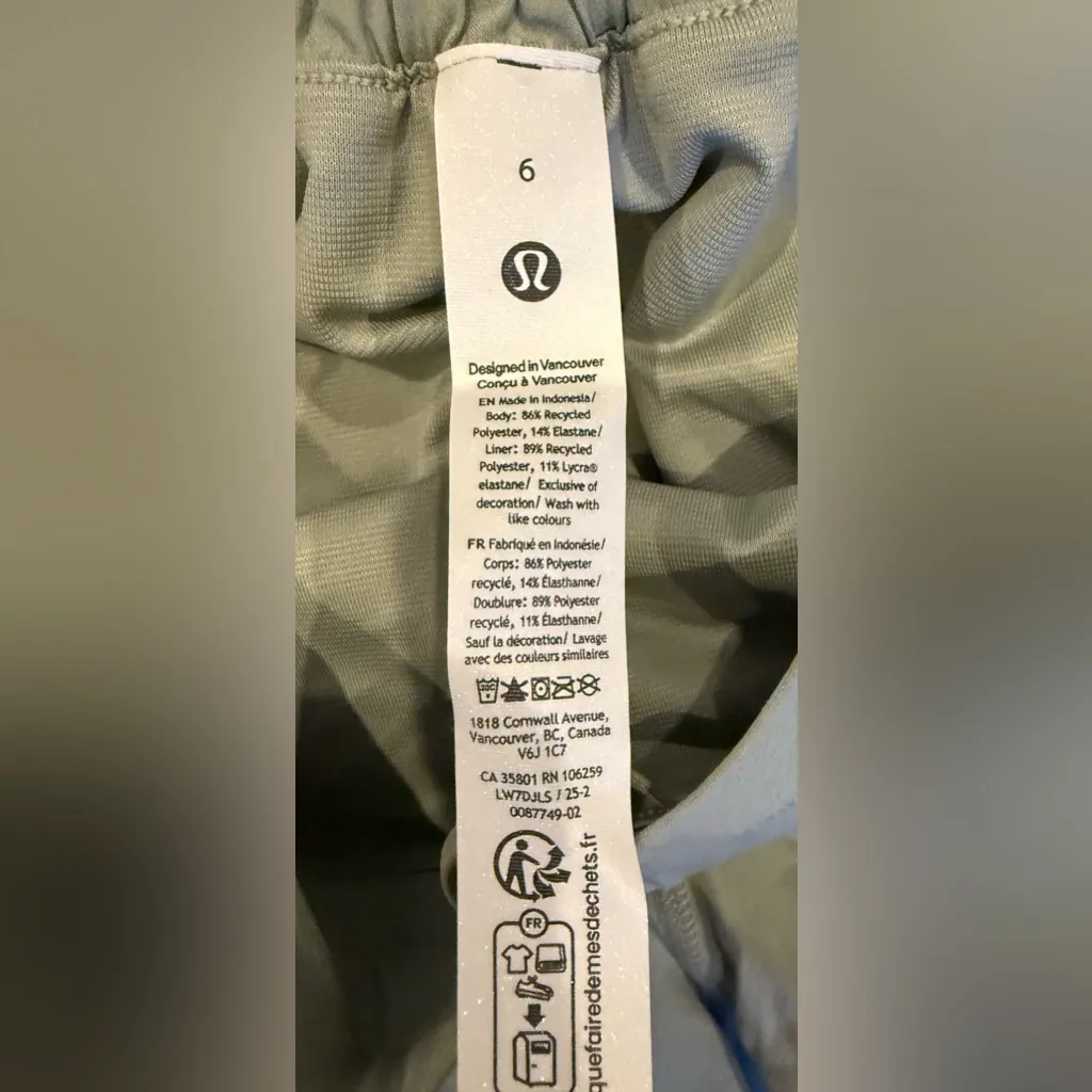 Lululemon Athletica 2.5” Hotty Hot Low Rise Short - NWT! - Image 7