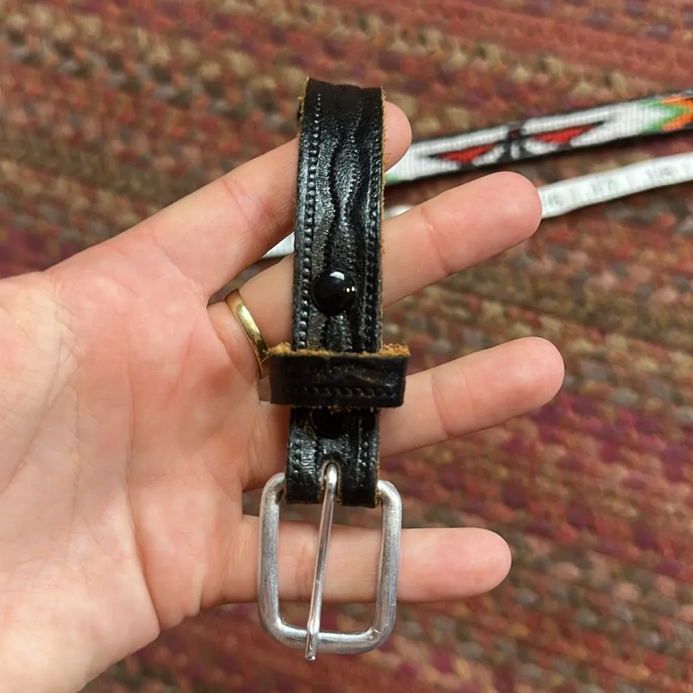 VTG WESTERN BEADED BLACK LEATHER SKINNY BELT - Image 7