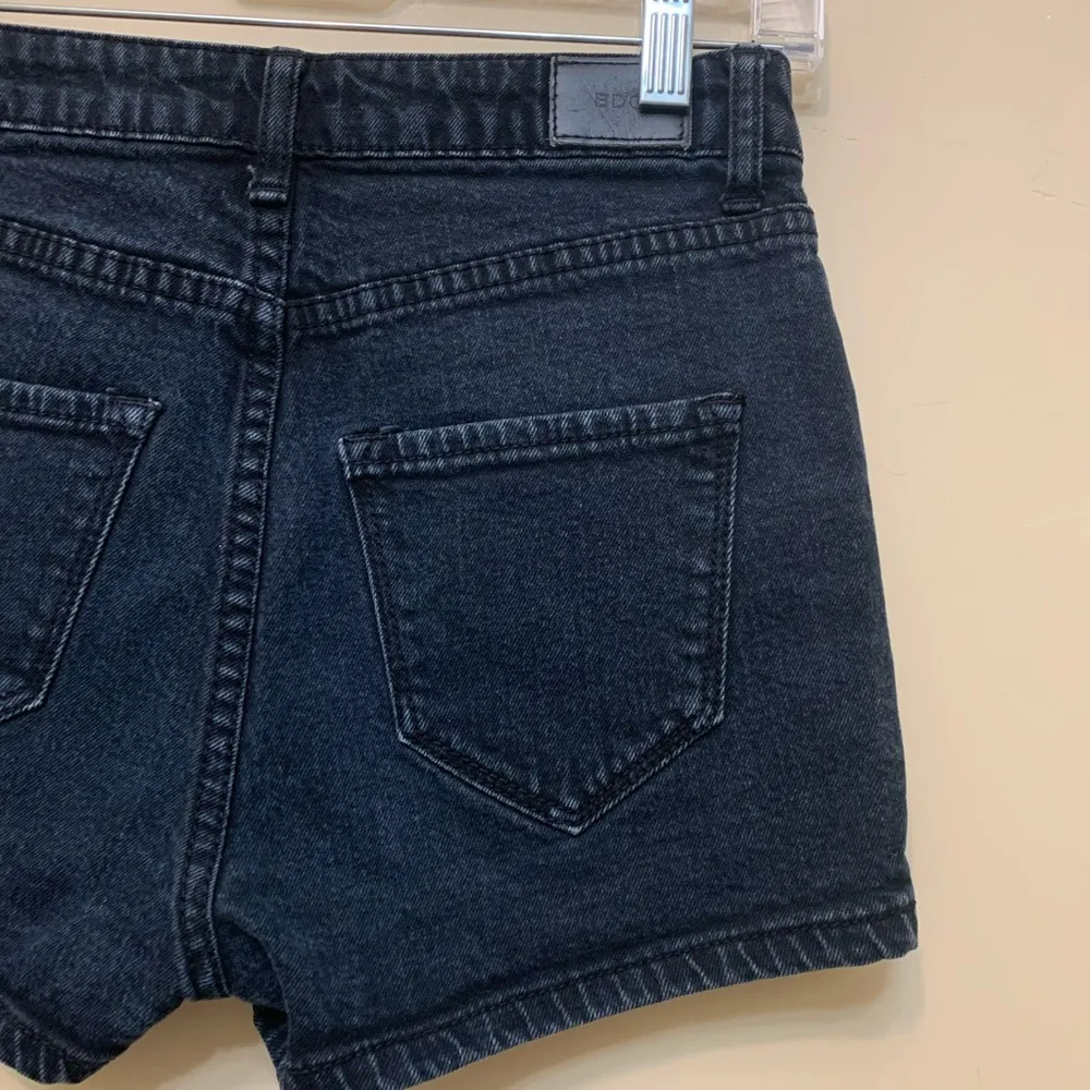 BDG High Rise Erin 5 Pocket Shortie Black Denim Shorts Size 25 - Image 7