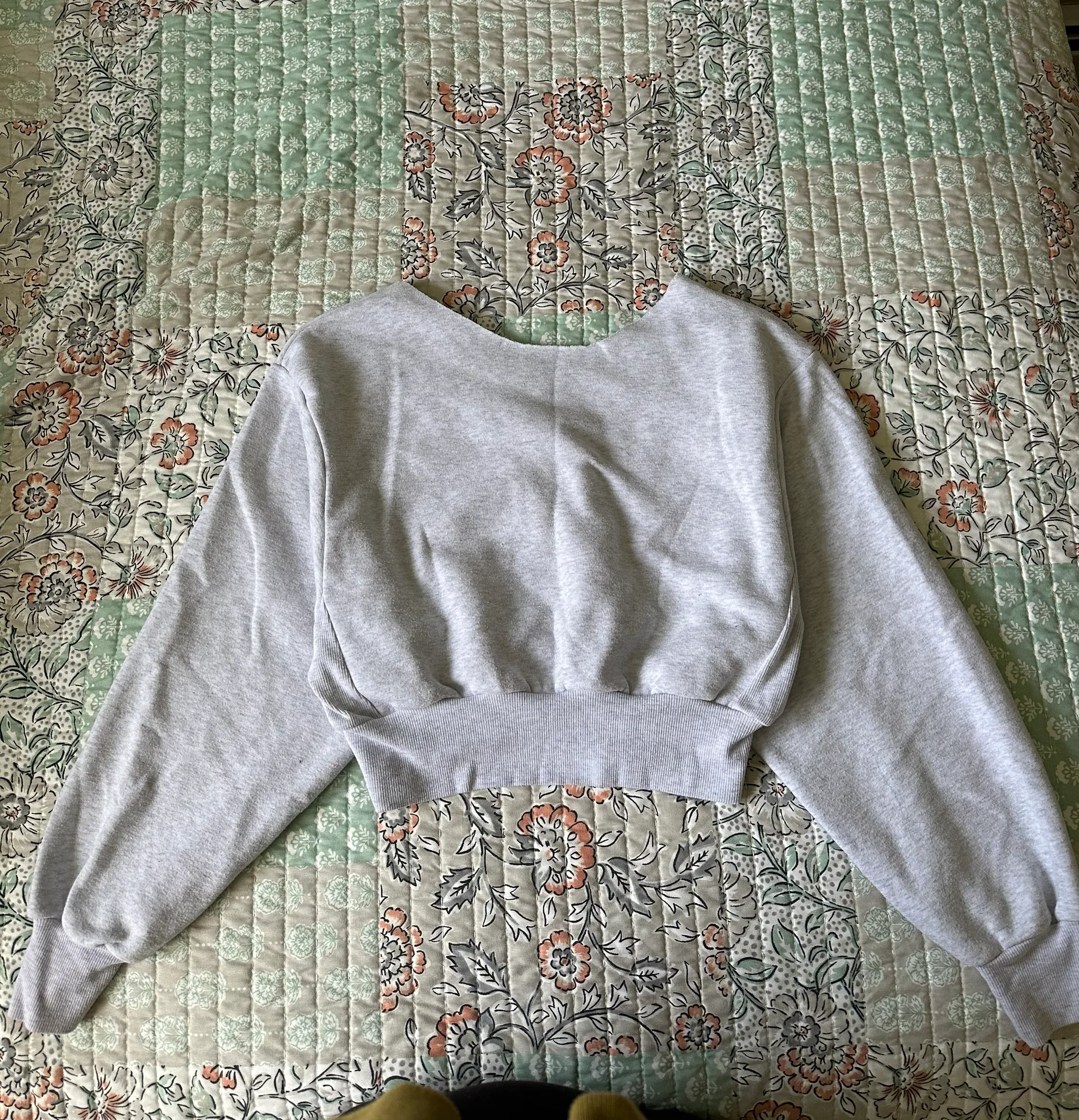 Cropped Off-The-Shoulder Sweater - Image 3