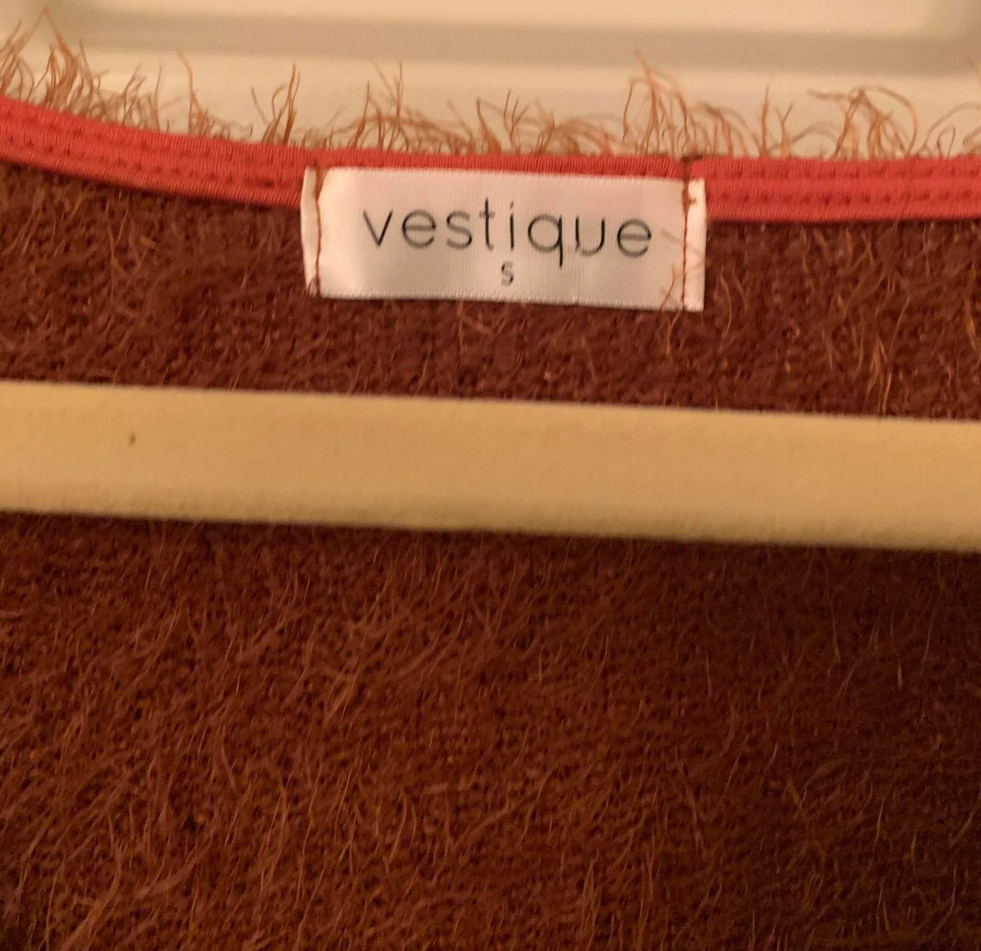 Vestique Fuzzy Sweater - Image 5