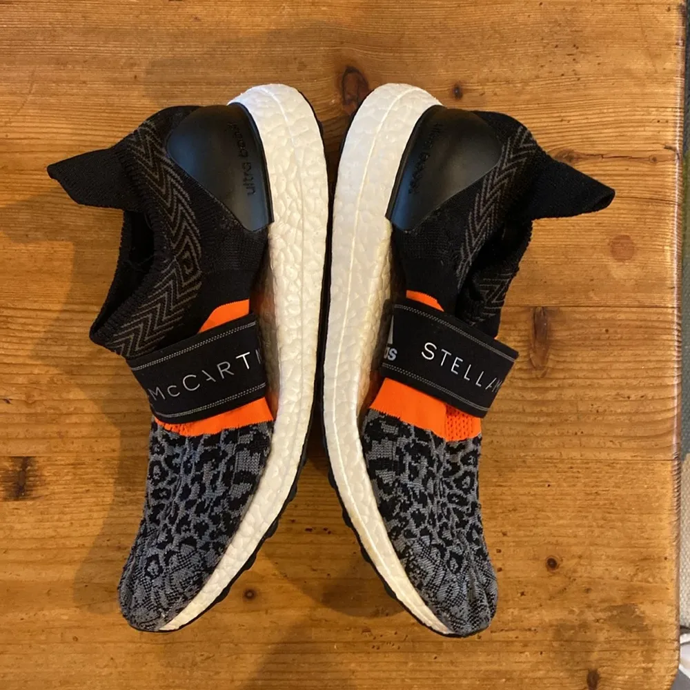 Women’s Adidas by Stella McCartney size 7.5 x Ultra Boost 3D knit sneaker Gray - Image 3