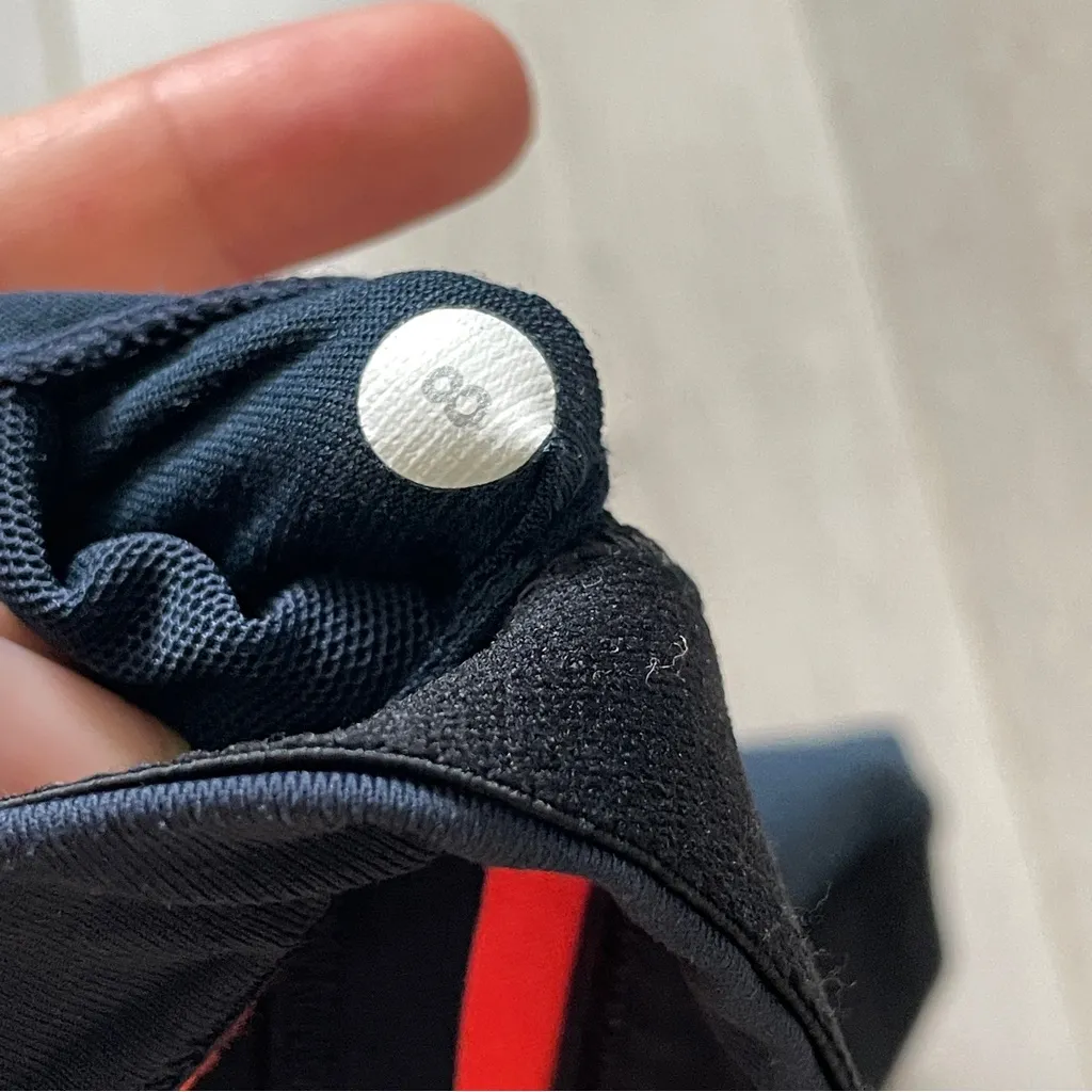 Lululemon Sports Bra striped run top speed womens Blue Coral size 8 workout gym - Image 3