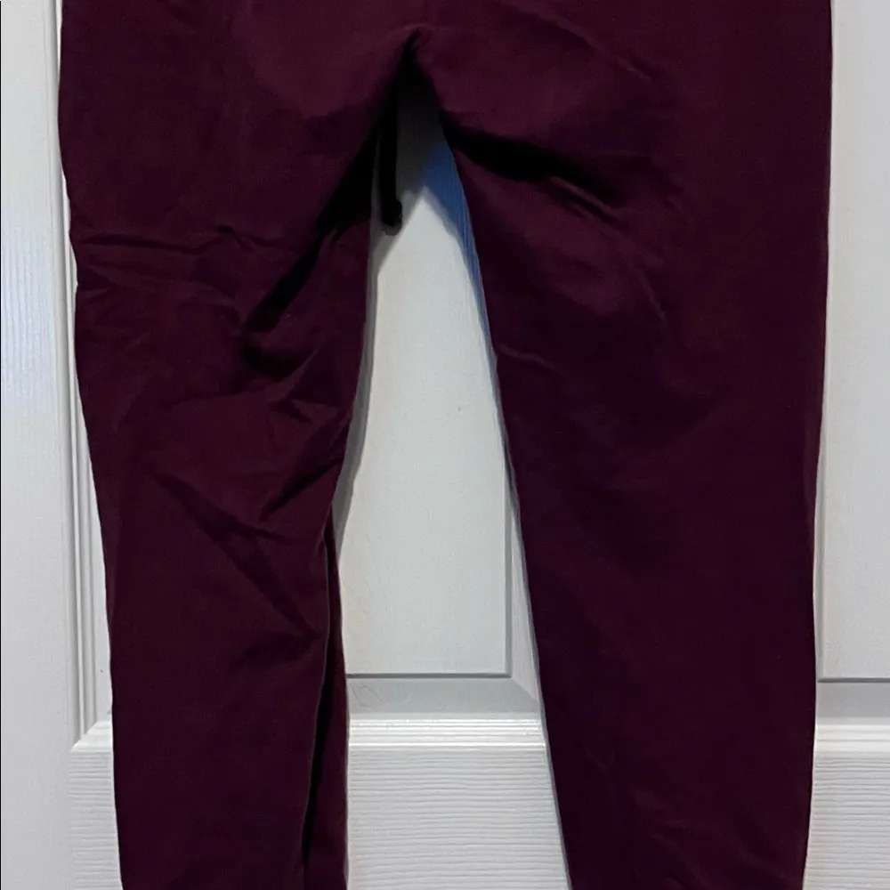Good For Nothing skinny sweatpants
in burgundy size medium - Image 4