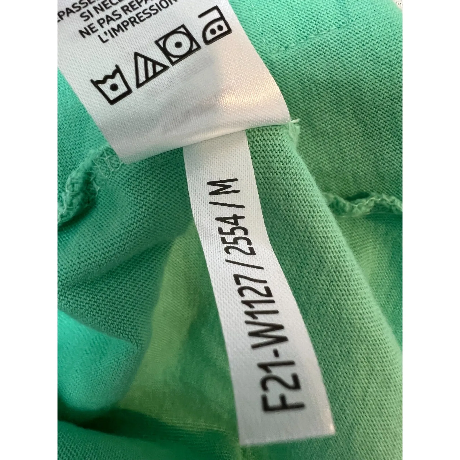 Life is Good Tee Shirt Medium Crusher Graphic T-Shirt Green Floral Flip Flops - Image 5