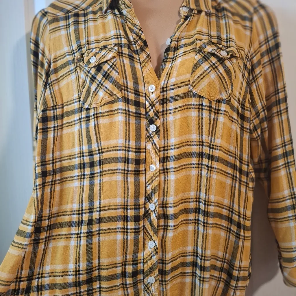 Torrid Sz 1 Yellow Plaid Women's Top - Image 9