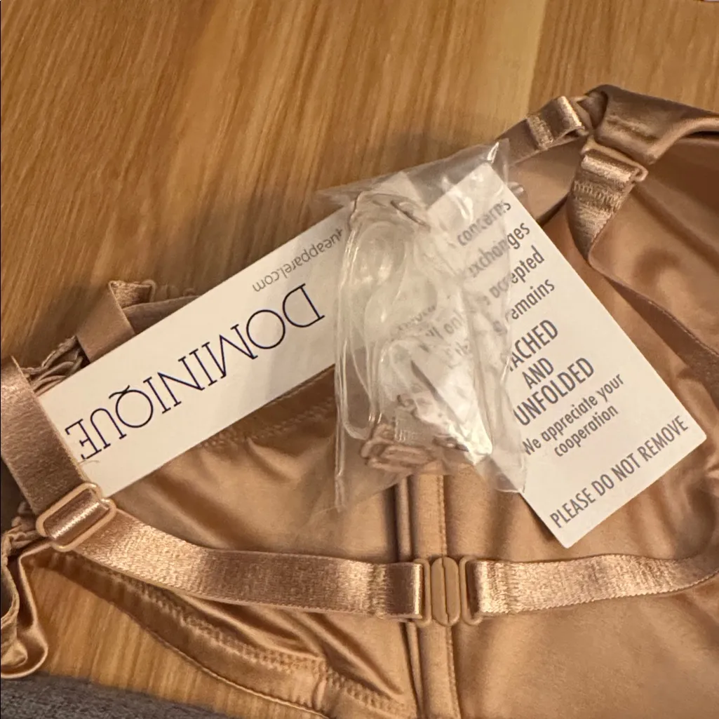 Dominique Women's Uma U - Image 4