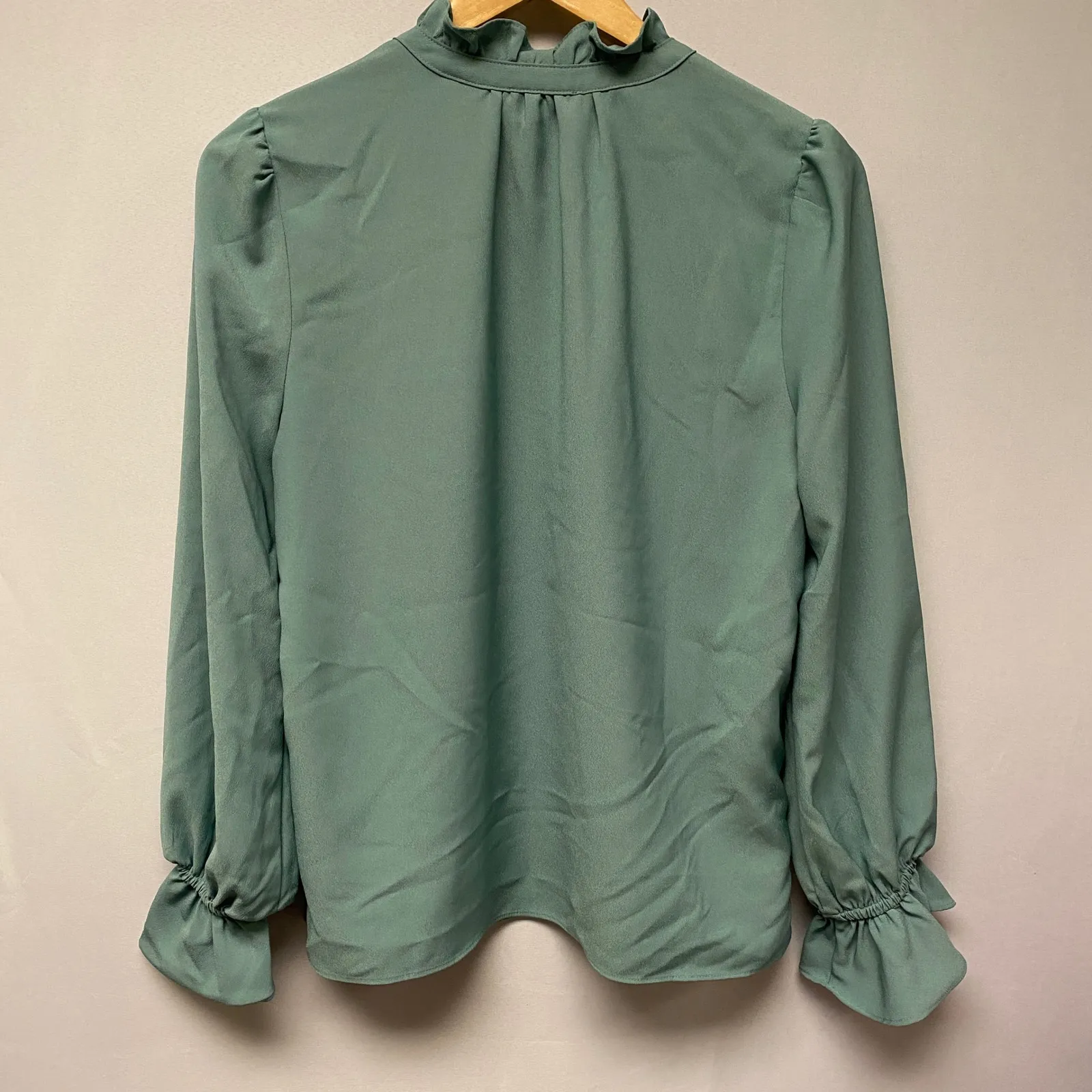 J. Crew Sage Green Ruffle Neck Tie Puffed Sleeve Blouse Top Women's Small Chic - Image 8
