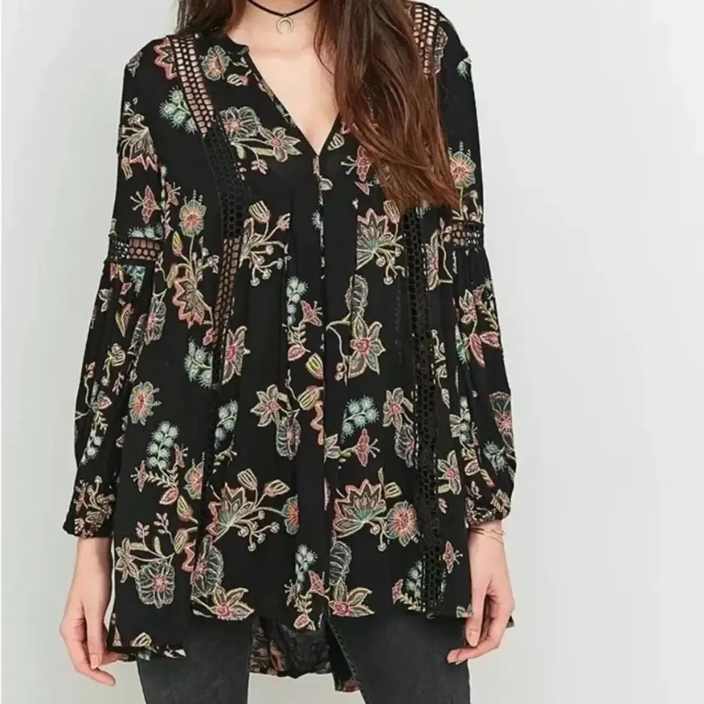 Free People black floral Just the Two of Us tunic blouse M - Image 2