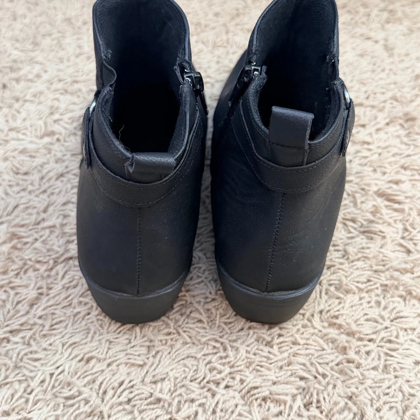 Easy Street Black Ankle Boots with Side Zipper Size 8.5 - Image 4