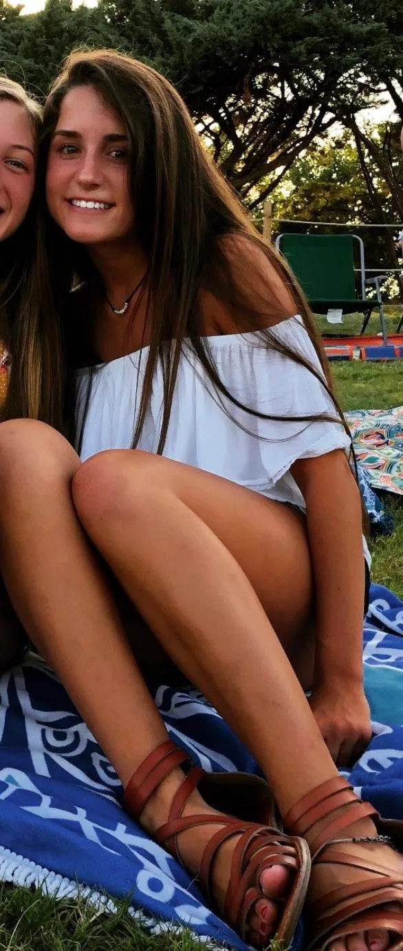 American Eagle Outfitters Off-the Shoulder Top - Image 2