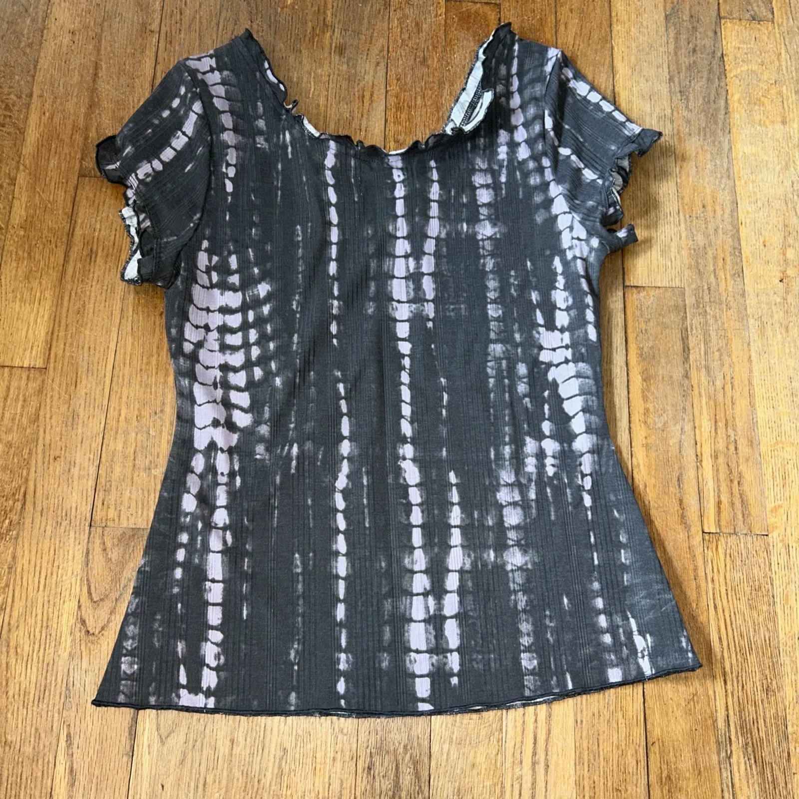 Tie Dye Short Sleeve N Neck With Ruffle Edges Fairy‎ Grunge L Fitted Top Shirt - Image 4