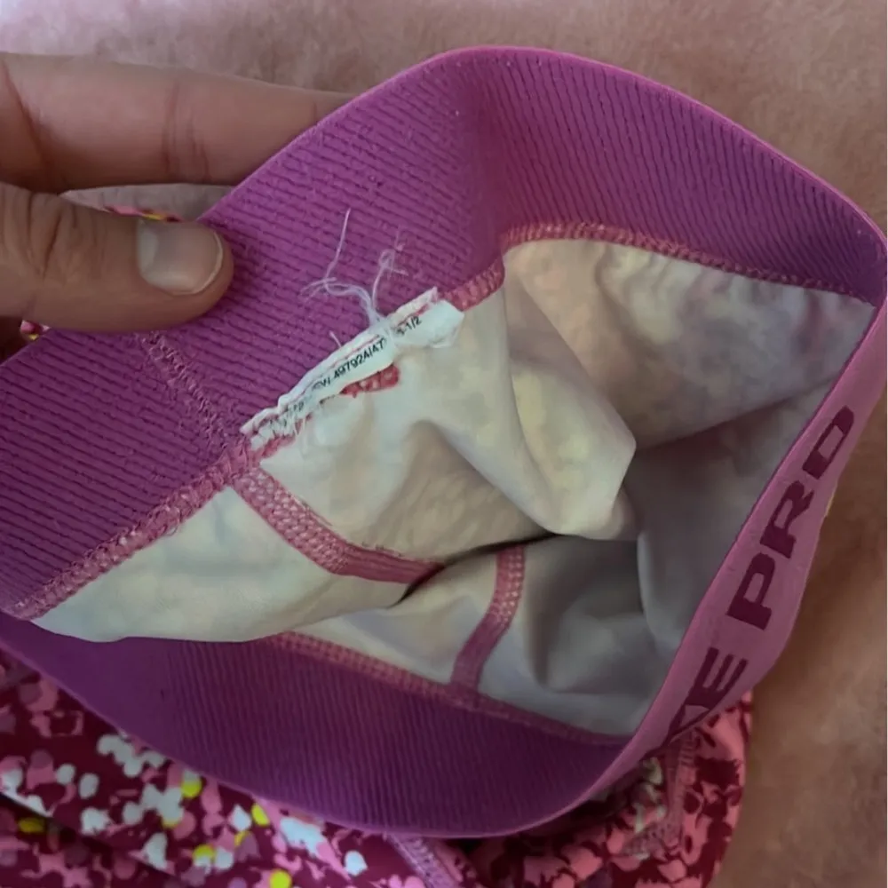 Nike pro size small- longer length - Image 6