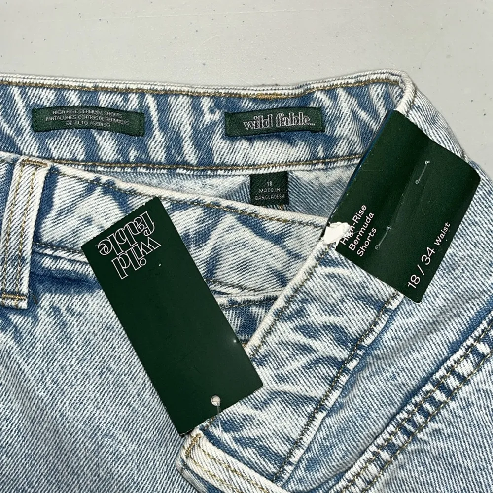 Wild Fable NWT 18 Acid Denim Crossover Button Fly High Rise Bermuda Jean Shorts - Image 3