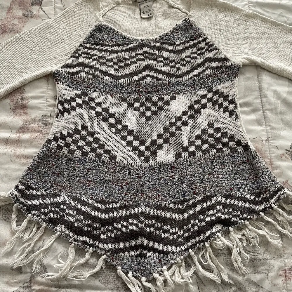 American Rag Cie beige ivory fringe boho Aztec sweater, size XS long sleeves - Image 13