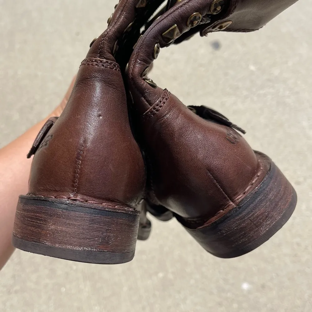 UGG Conor studded shearling boot size 7 EUC brown - Image 3