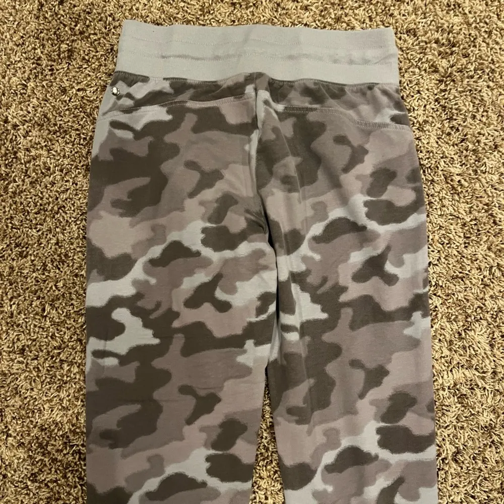 Z By Zella Camo Blur Print Sweatshirt & Sweatpants Tracksuit Set - Image 8