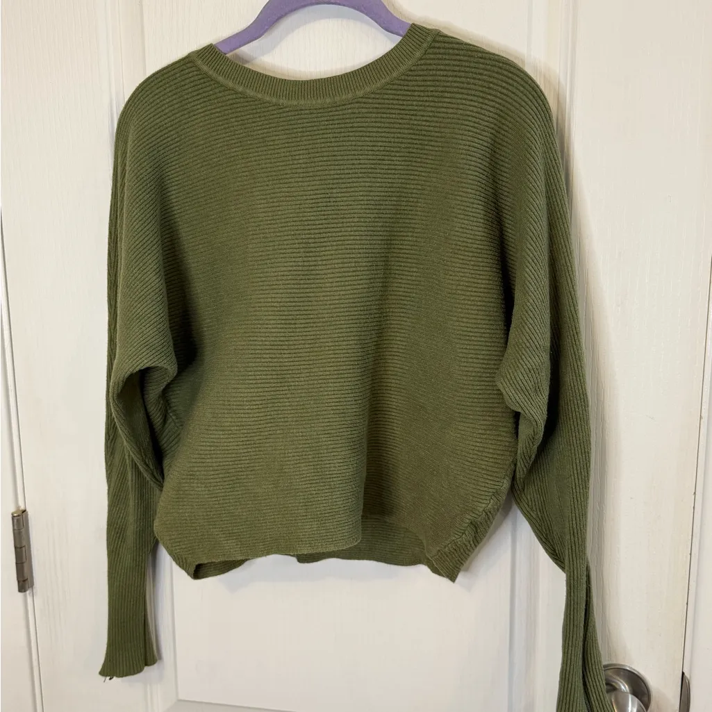 Carmen Marc Valvo Forest Green Crew Neck Sweater - Image 2