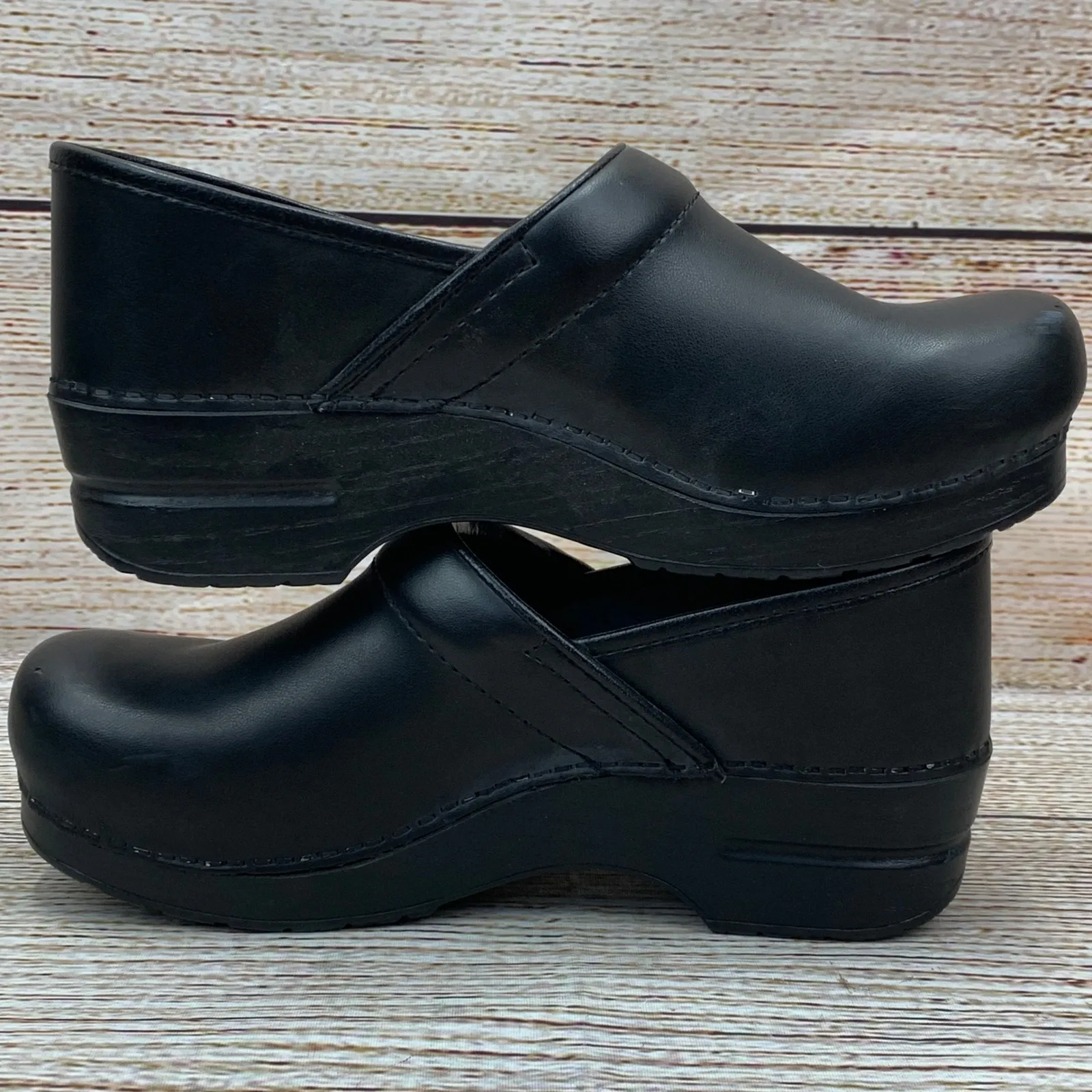 Dansko Women's Wide Black Leather Clogs‎ [Size 40 9.5 US] Comfort Slip On Shoes - Image 4