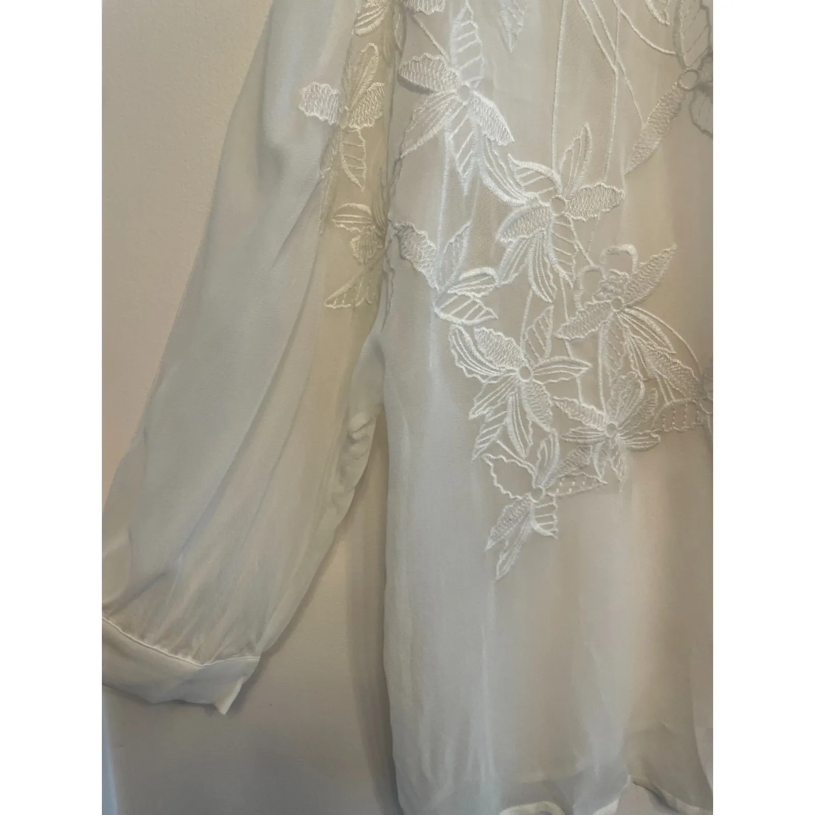 Sundance Embroidered‎ Blouse Women Large Sheer 100% Silk Floral White Button Up - Image 3