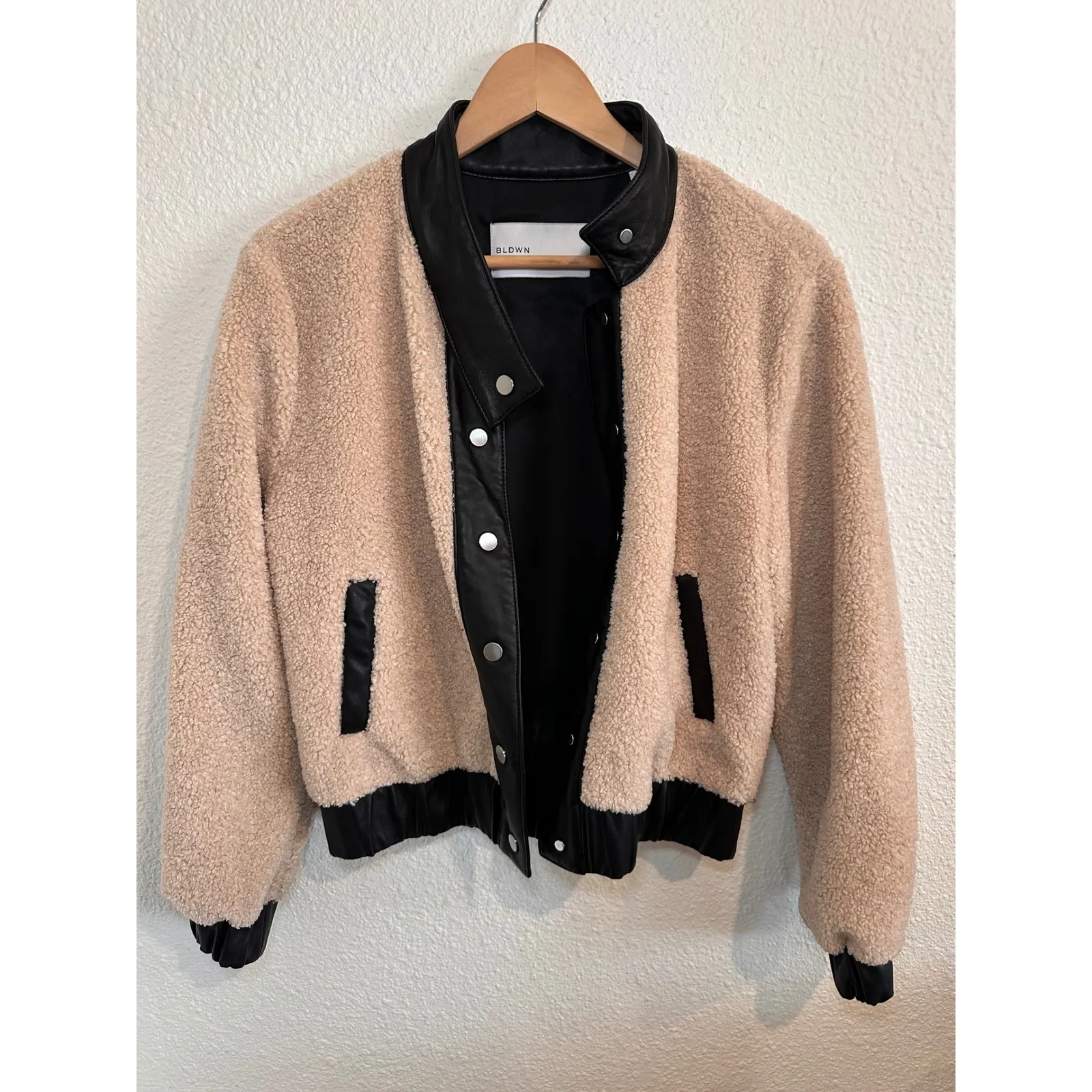 BLDWN Womens Teddy Fleece Bomber Jacket Black Faux Leather Trim Snap Front XS Tan - Image 6