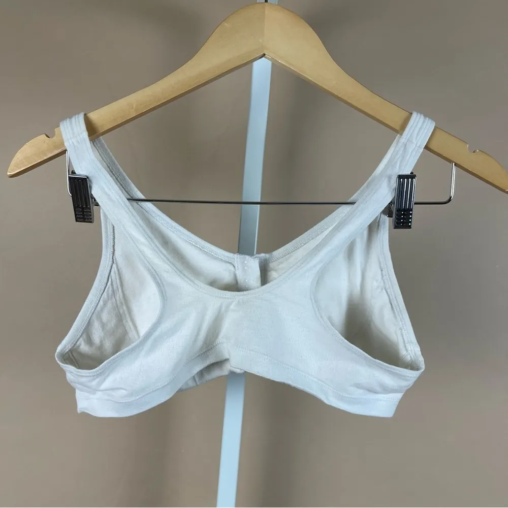 VINTAGE Hanes Sport 38A 38B 38C 90's Front Closure Sporty Bralette Wireless - Image 2