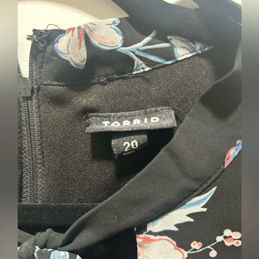 Torrid Women Plus 20 Black Floral Print Chiffon Skater Dress Shear Fabric Lined - Image 2