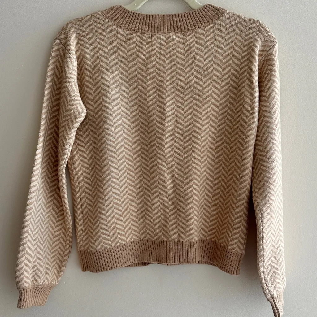 Sincerely Jules Cropped Tan/Cream Button Down Chevron Cardigan, Size Medium Tan - Image 14