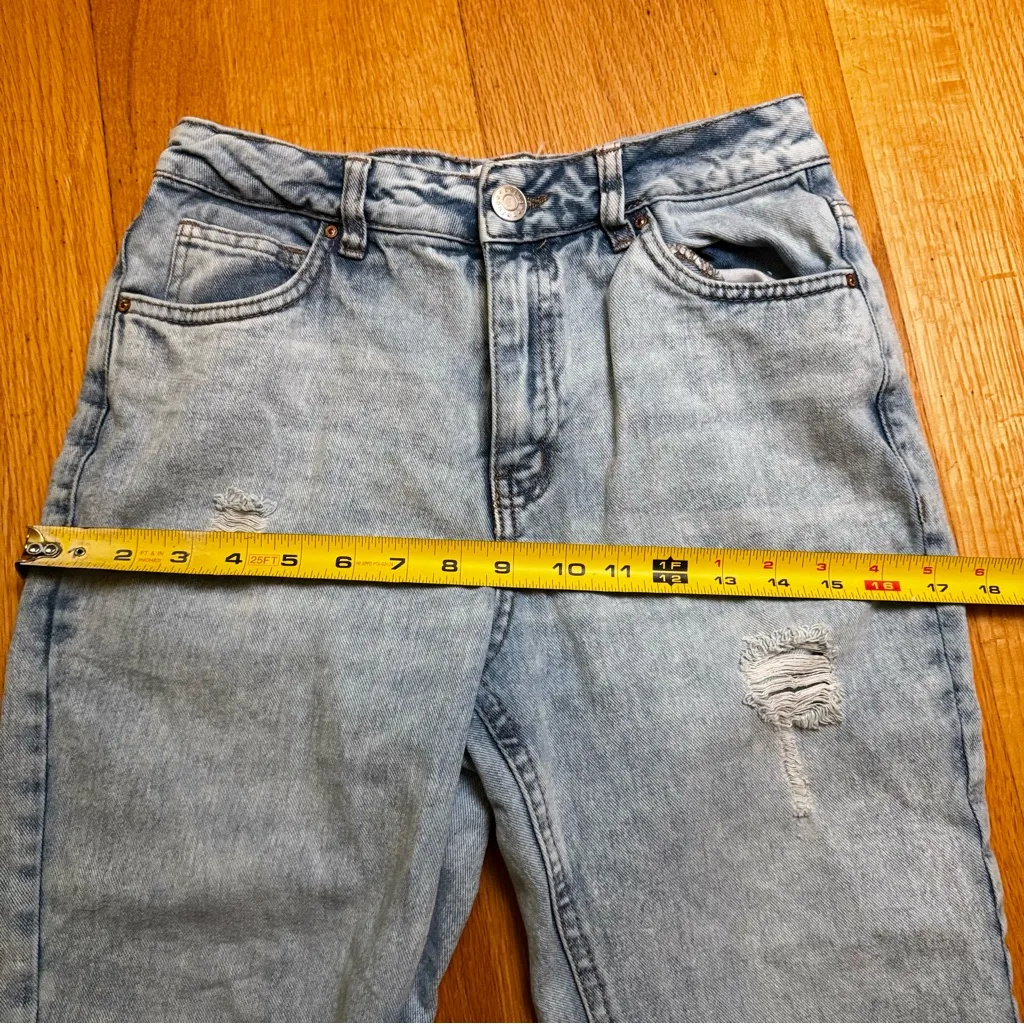 Refuge Mid Rise Distressed Rips Light Wash Denim Mom Jeans Relaxed Size 3 GUC - Image 6