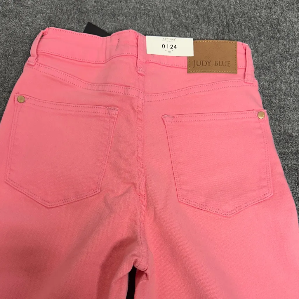 Judy Blue Pink Cropped Pants - Image 4