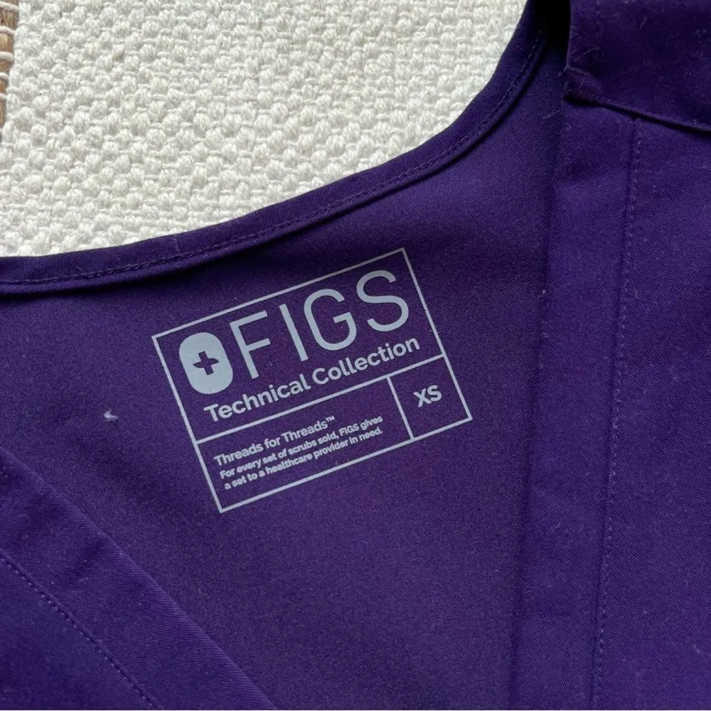 Casma Three-Pocket Purple V-Neck Short Sleeve Scrub Top Women’s Size XS - Image 7