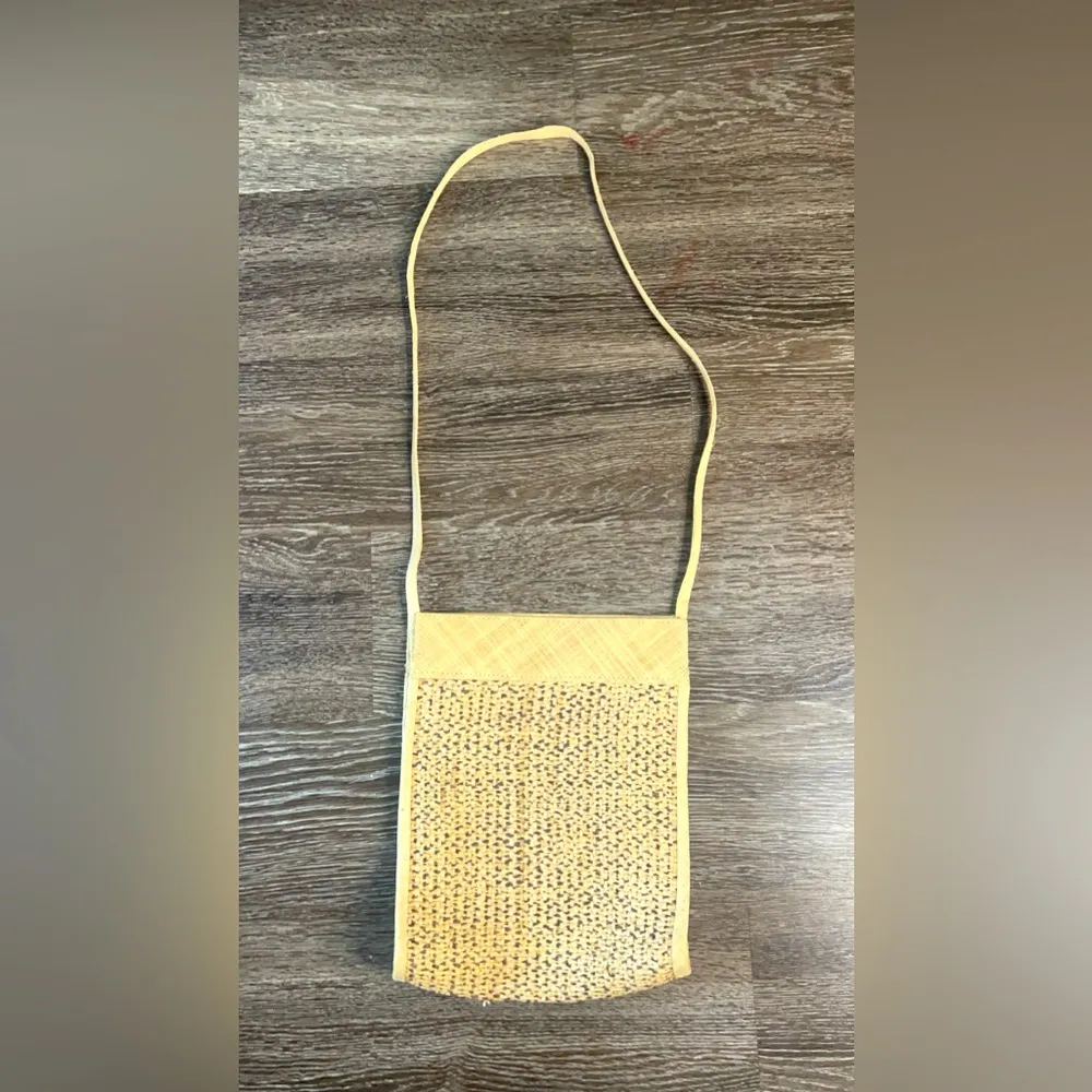 Handmade Woven Crossbody Bag Natural Fiber‎ Raffia Purse Made in the Philippines Tan - Image 2