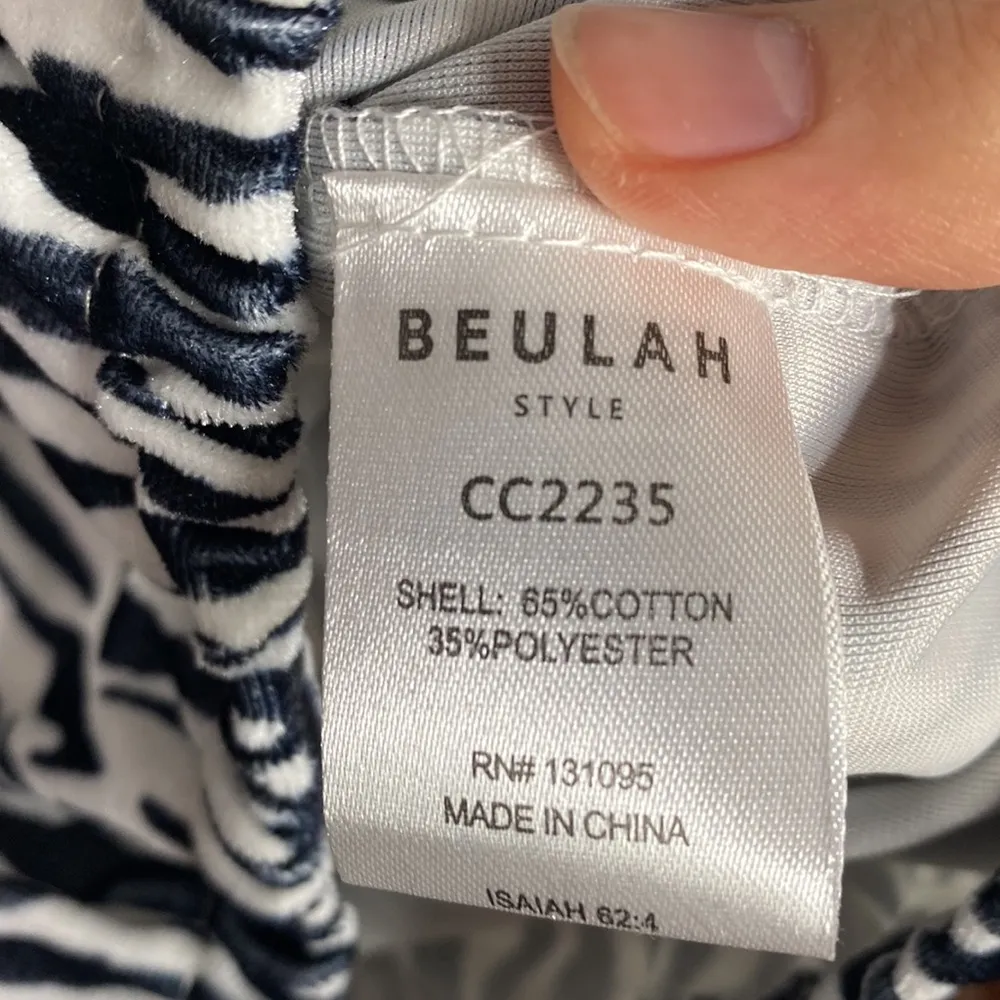 Beulah mixed media velour zebra print v-neck blouse with gathered puff OS - Image 9