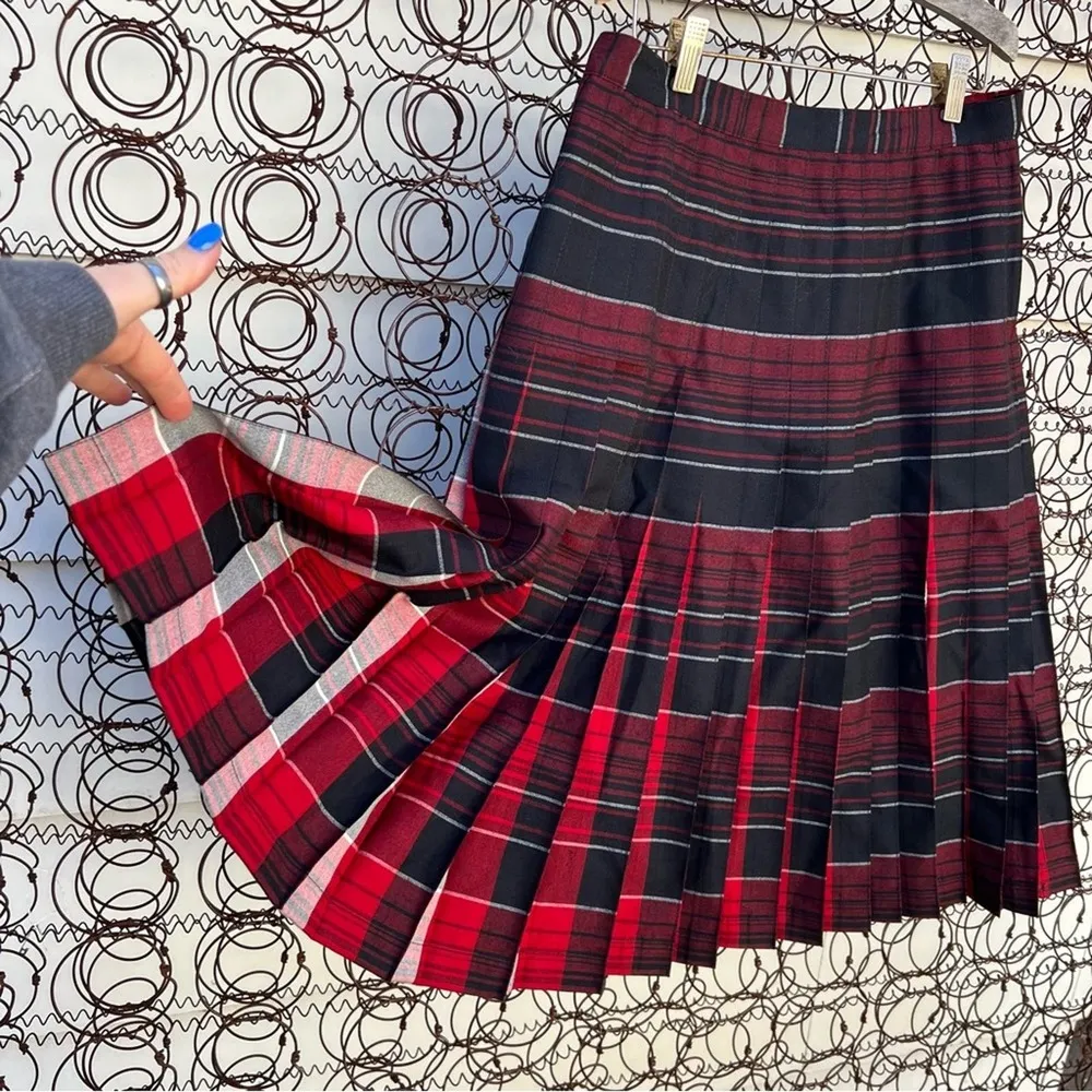 Pendleton Woolen Mills reversible red black tartan plaid pleated skirt Size 6 - Image 8