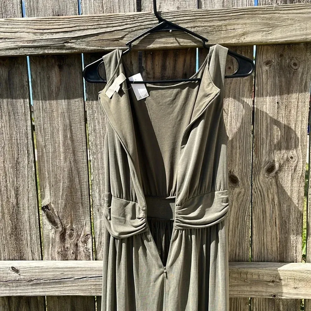 NWT green maxi dress versatile sleeveless soft flowy comfortable preppy dress xs - Image 5