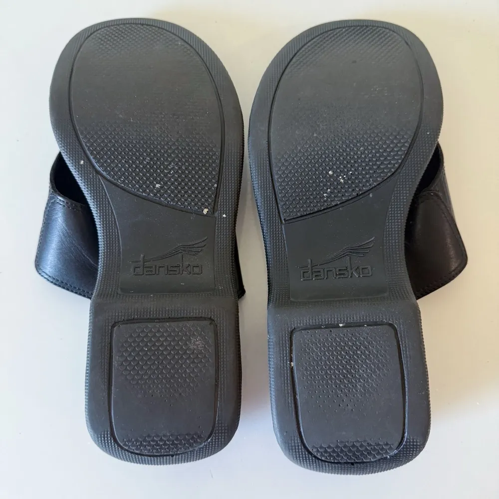 Dansko Tooled Leather Sandals Black Thong Platform  Made in Portugal SZ 41 - Image 4