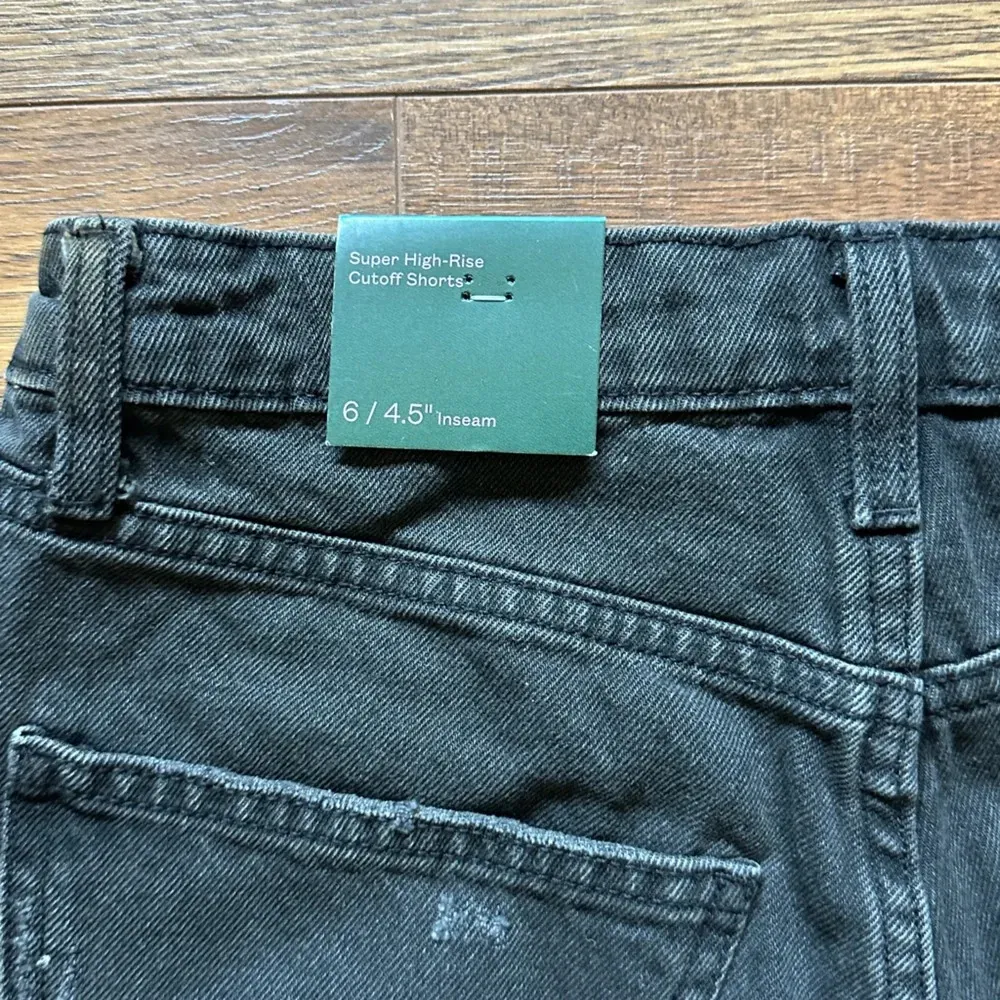 Wild Fable Women's Jean Shorts Cutoff Midi High-Rise Black Wash Size 6 NWT - Image 3