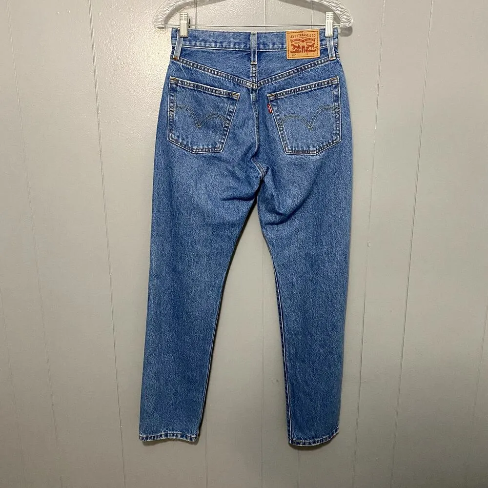 NEW Levi's Women's 501 Original Fit Medium Wash Distressed Straight Jeans 25 - Image 4