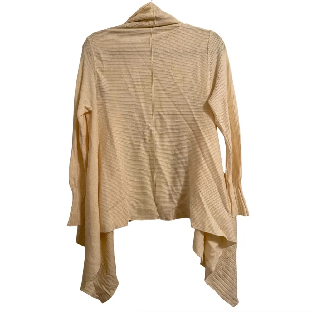 Larry Levine Cream Ribbed Drape Front Cardigan Size Medium - Image 3