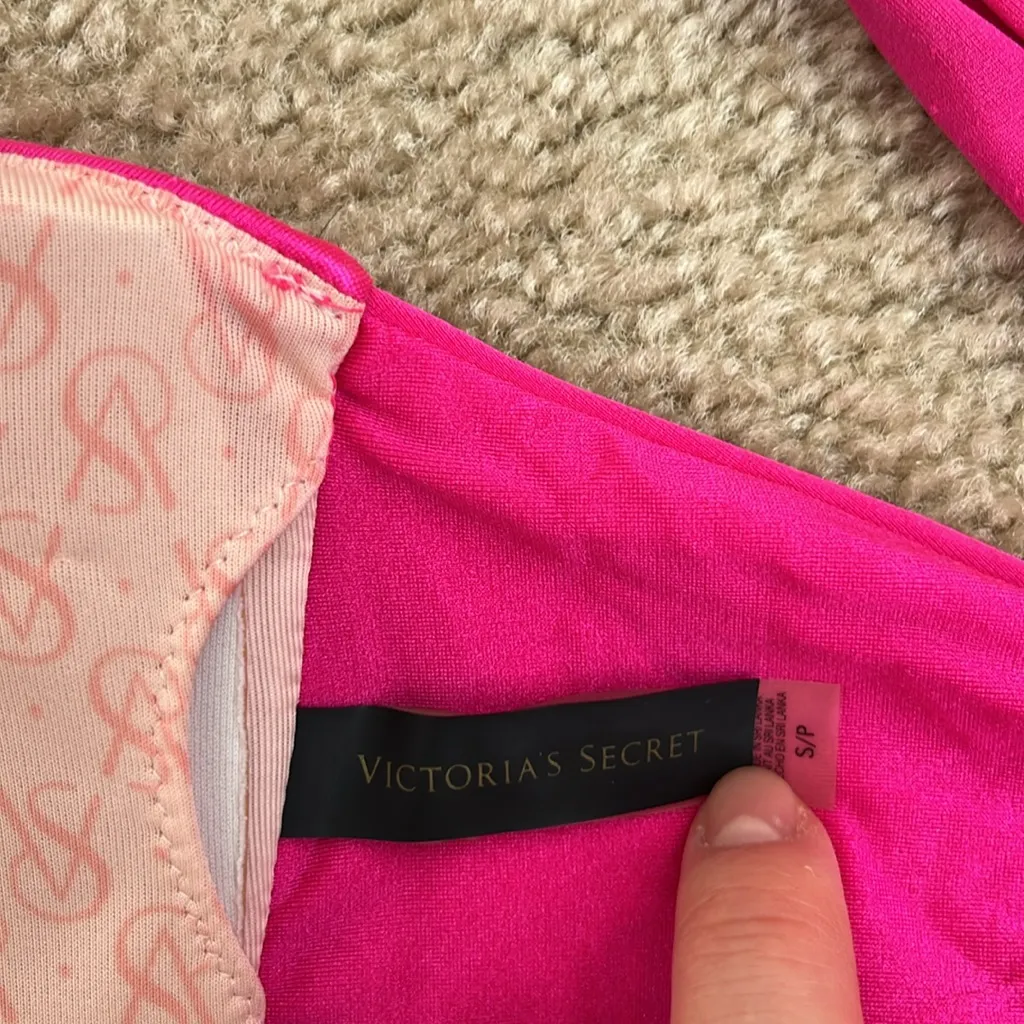 Victoria's Secret Hot Pink Satin V Hardware Bandeau Bikini Swimsuit Set Small - Image 5