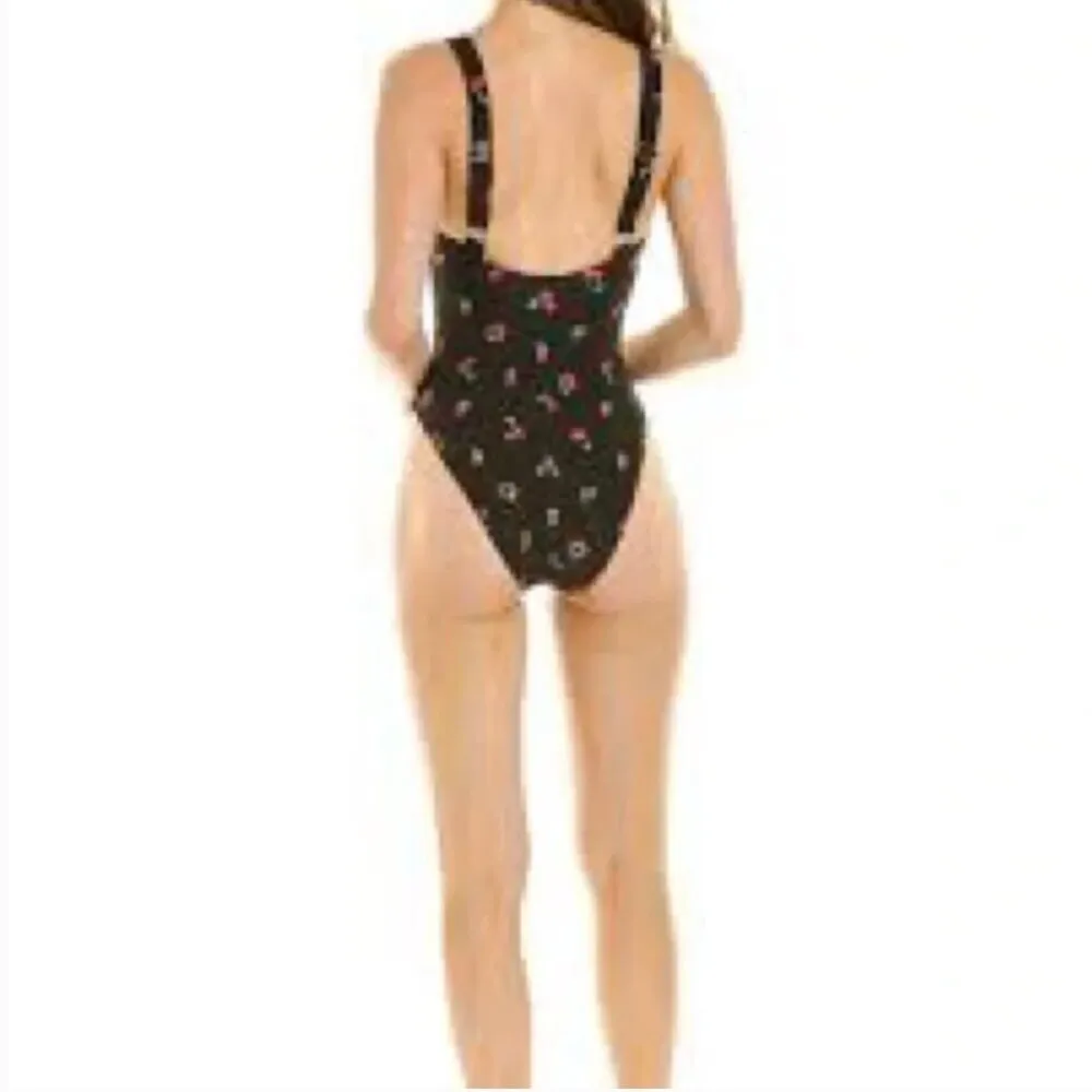 Weworewhat Ruched Cup One Piece Swimsuit Black Cherries XL - Image 2
