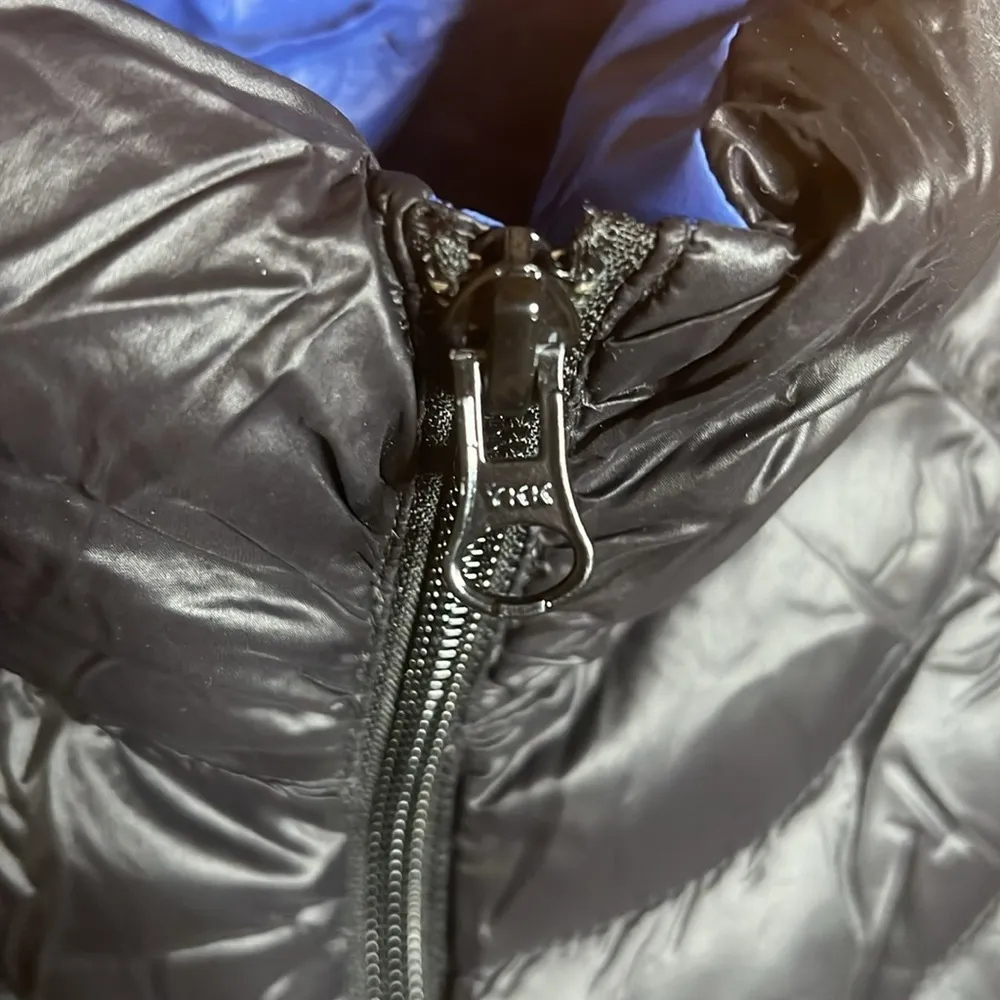 Bernardo Goose Down Black Blue Puffer Vest Size Small - Image 6