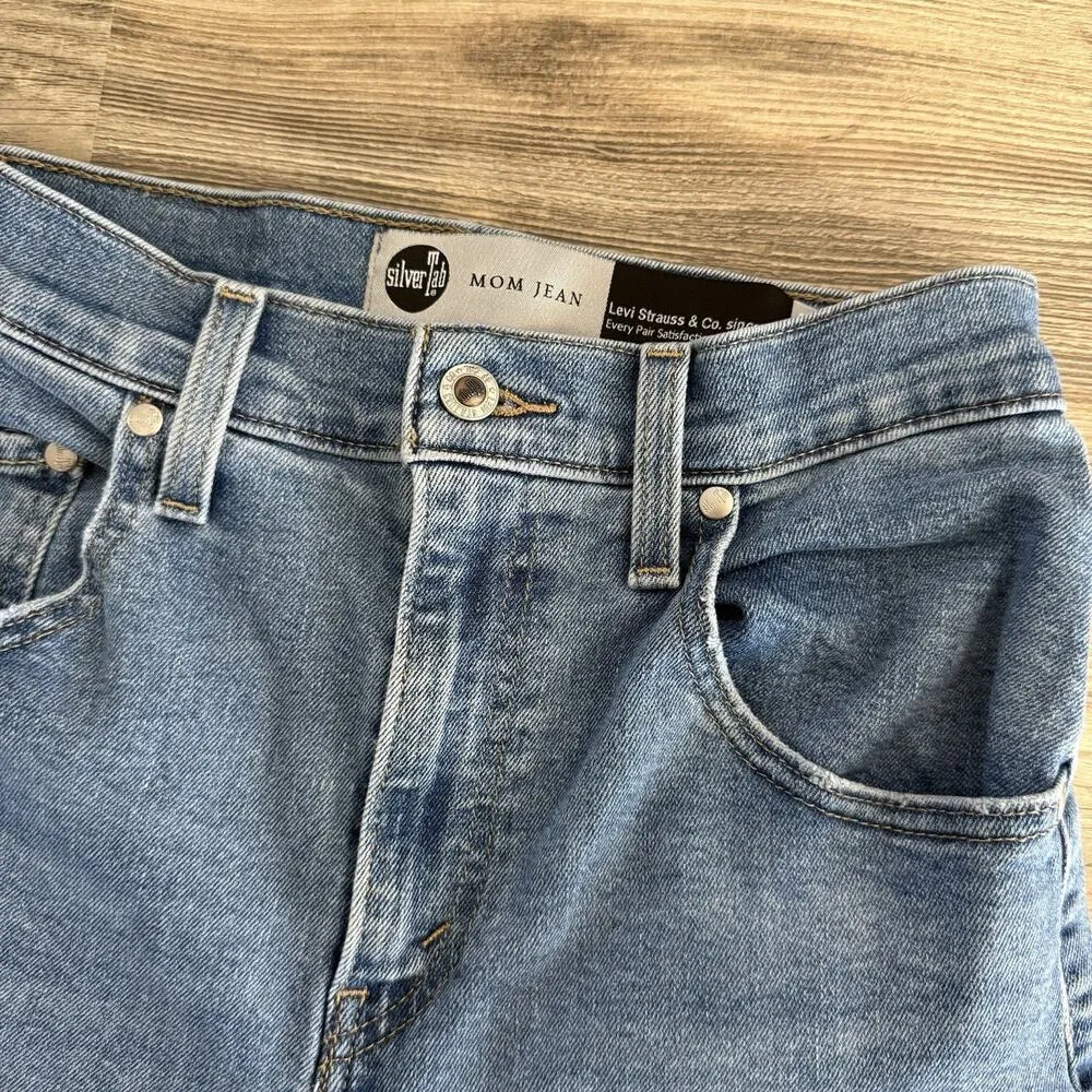 Levi’s SilverTab Mom Jeans Size 26 Medium Blue Wash Distressed - Image 3