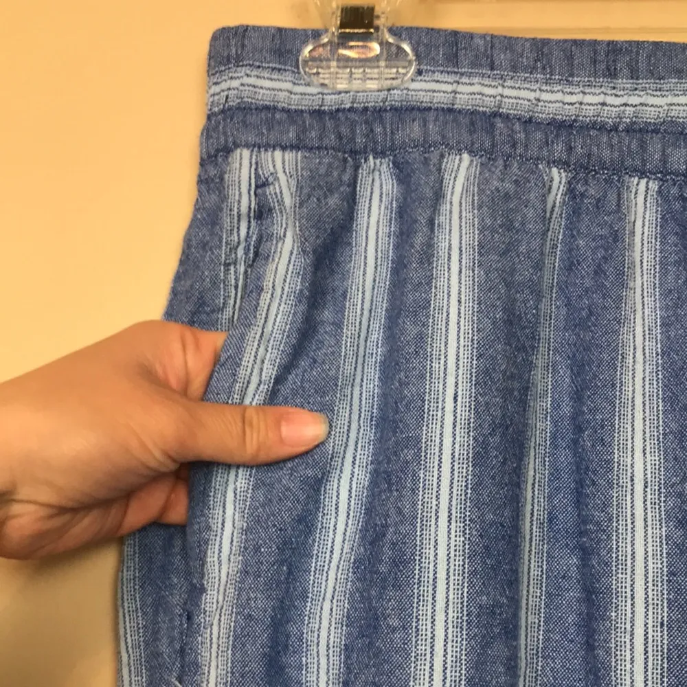 Old Navy Women’s Linen Blend High-Rise Wide Leg Striped Blue White Pants - Image 4