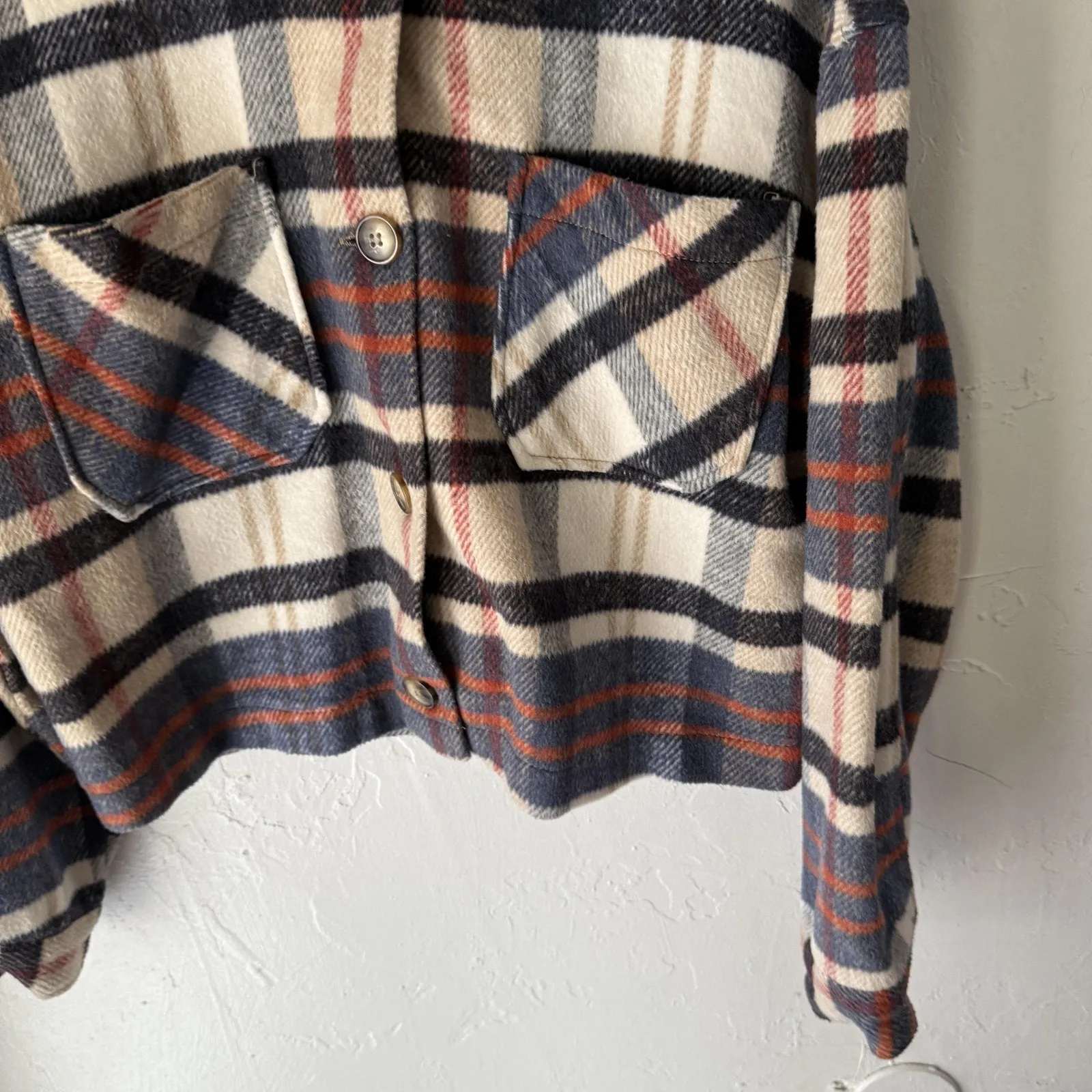 Ashley Outerwear Jacket Womens Medium Blue Red Plaid Button Up Cropped Shacket‎ - Image 3